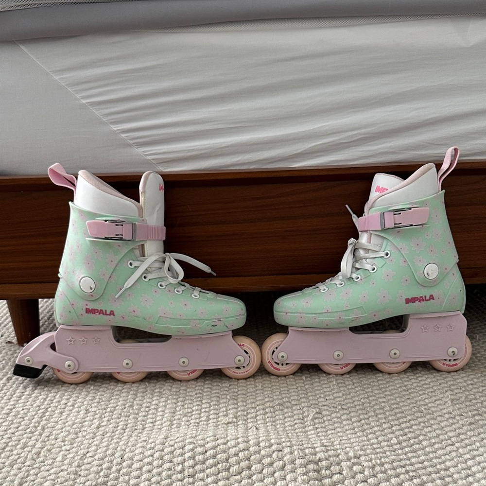 Impala floral roller skates